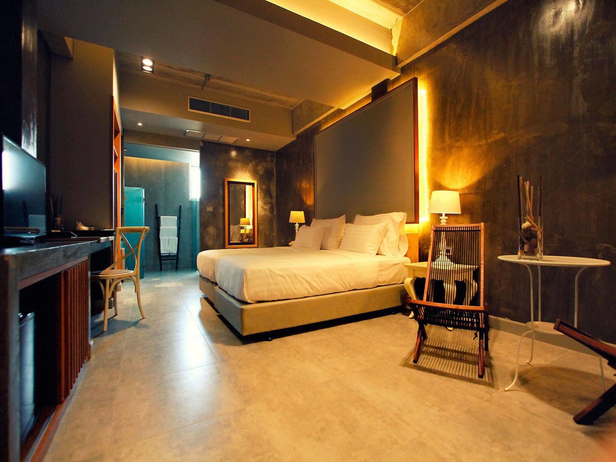 Kroque Boutique & Bistro Ang Sila Ngoại thất bức ảnh